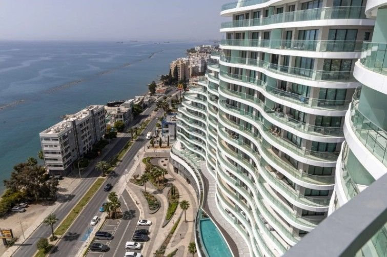 Apartment in Germasogeia - view 1
