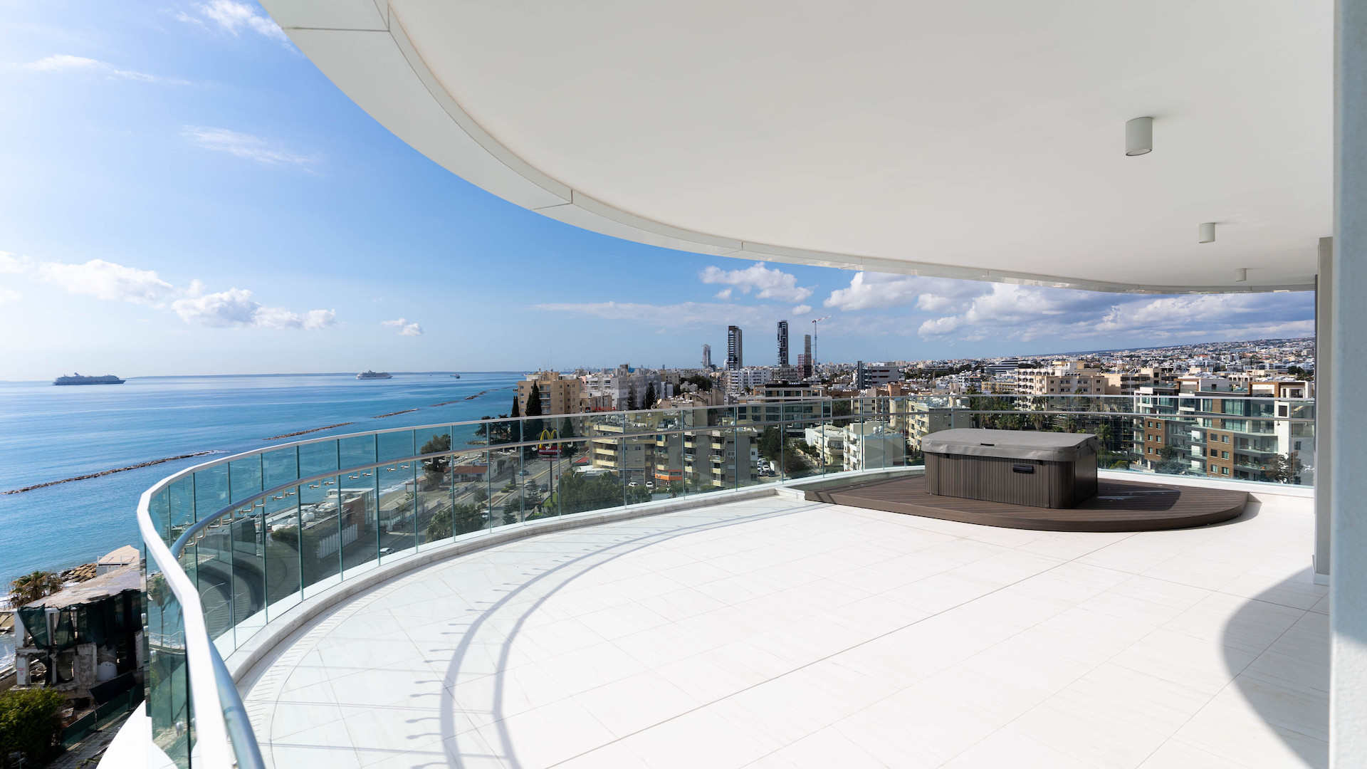 Apartment in Germasogeia - view 1