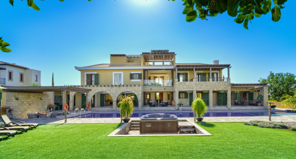 House in Kouklia - view 1