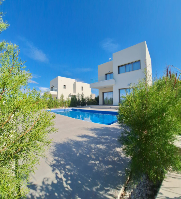 House in Kouklia - view 1