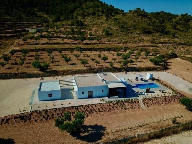 Villa in Santa Cruz - view 1