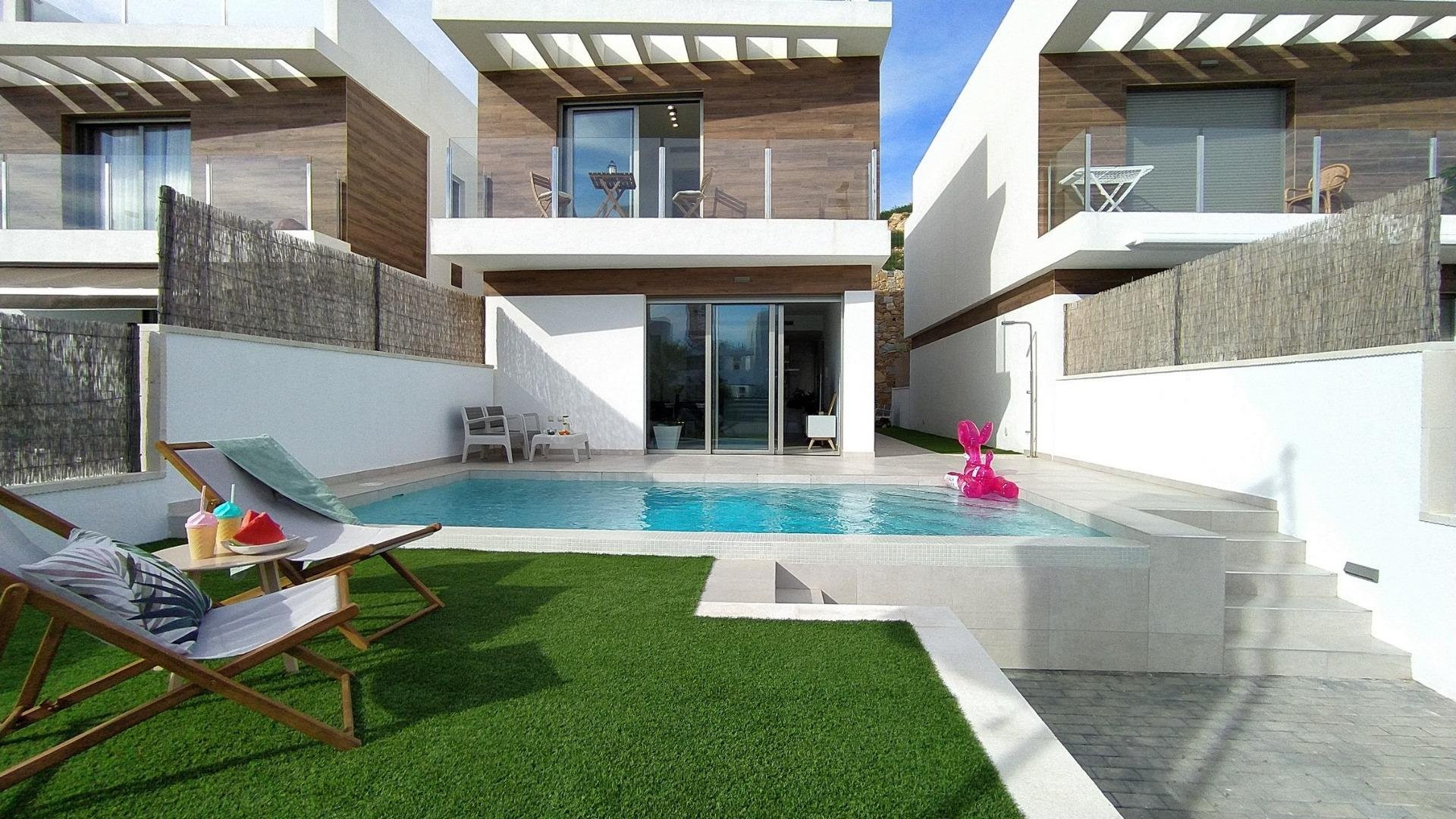 Villa in Urbanizacion los Balcones - view 1