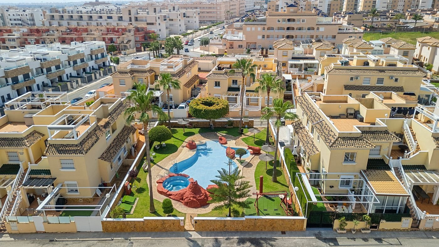 House in Urbanizacion los Balcones - view 1