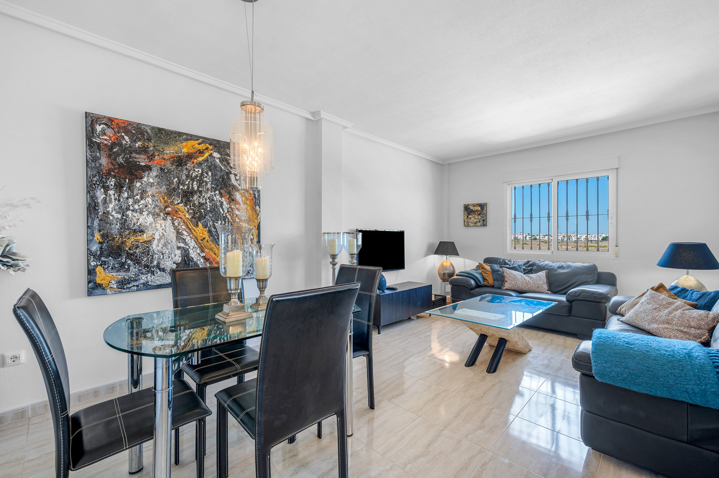 Apartment in Villamartin - view 1