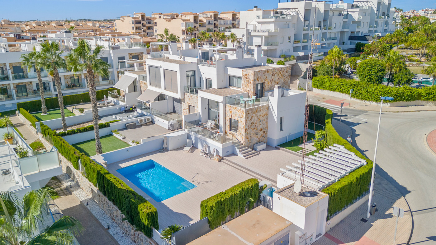 House in Punta Prima - view 1