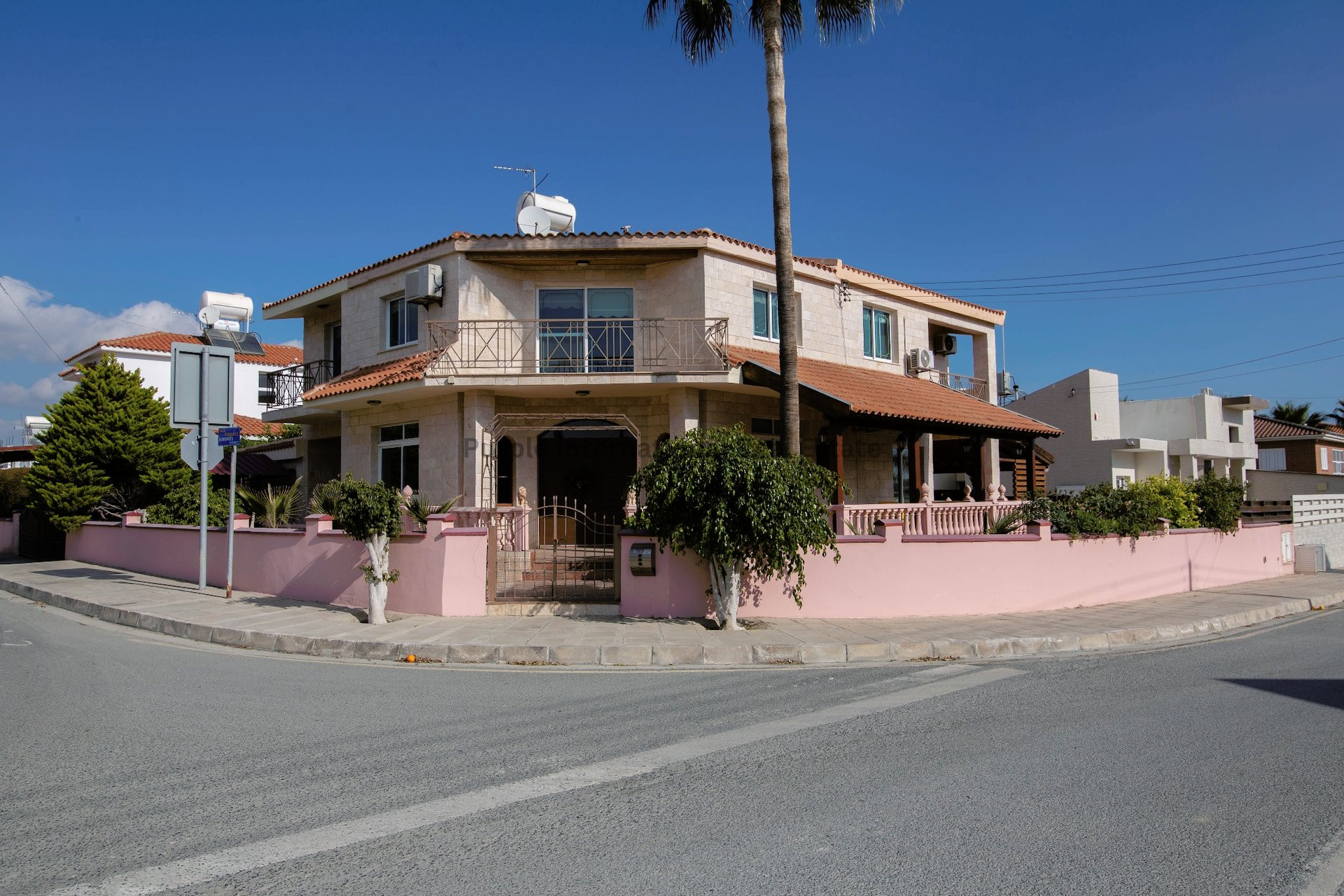 House in Tersefanou - view 1