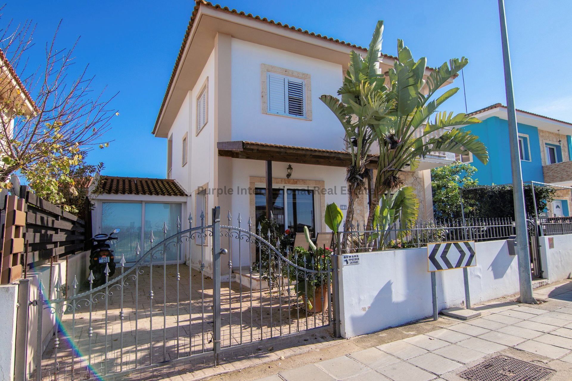 House in Frenaros - view 1