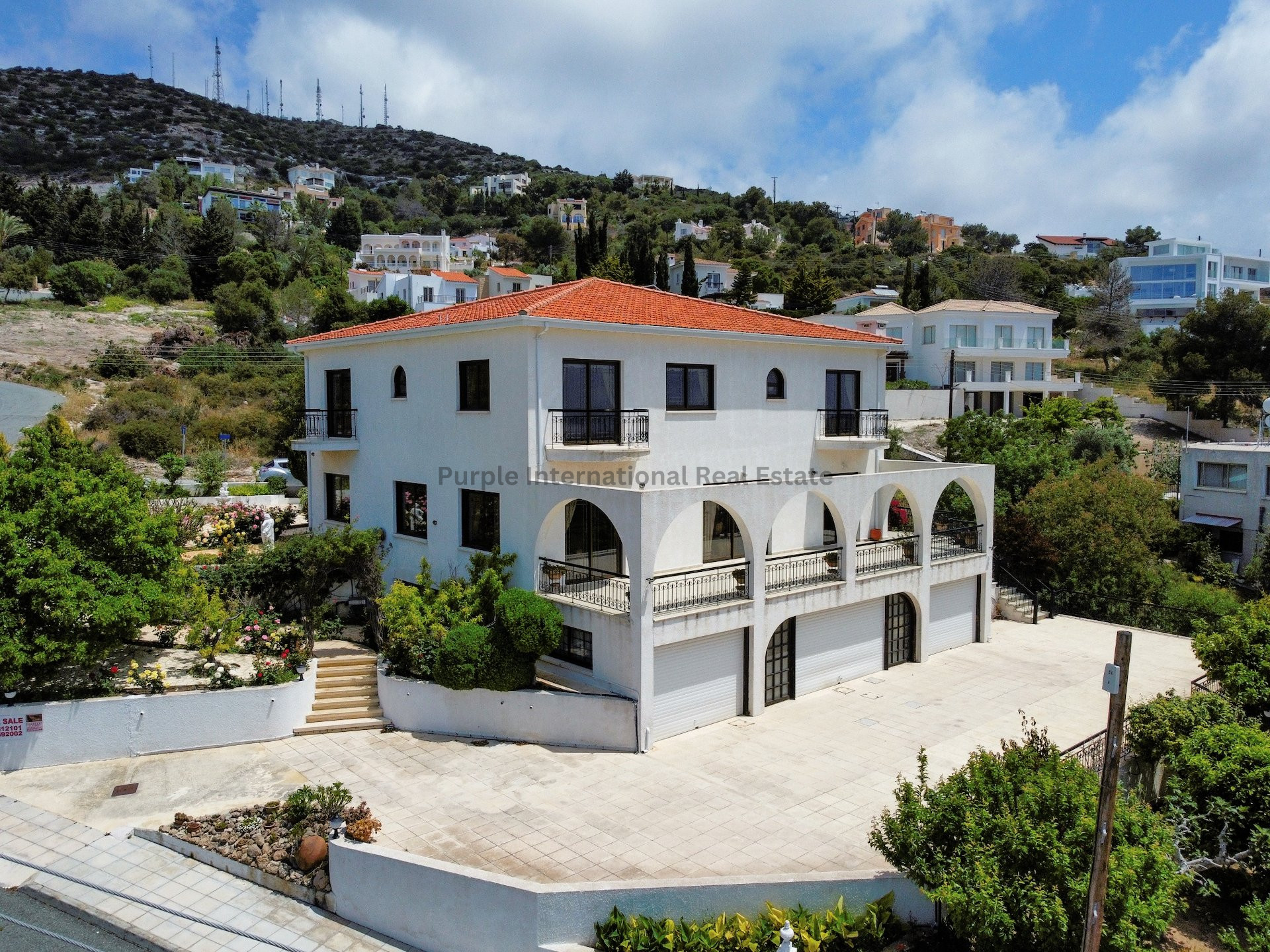 House in Tala - view 1
