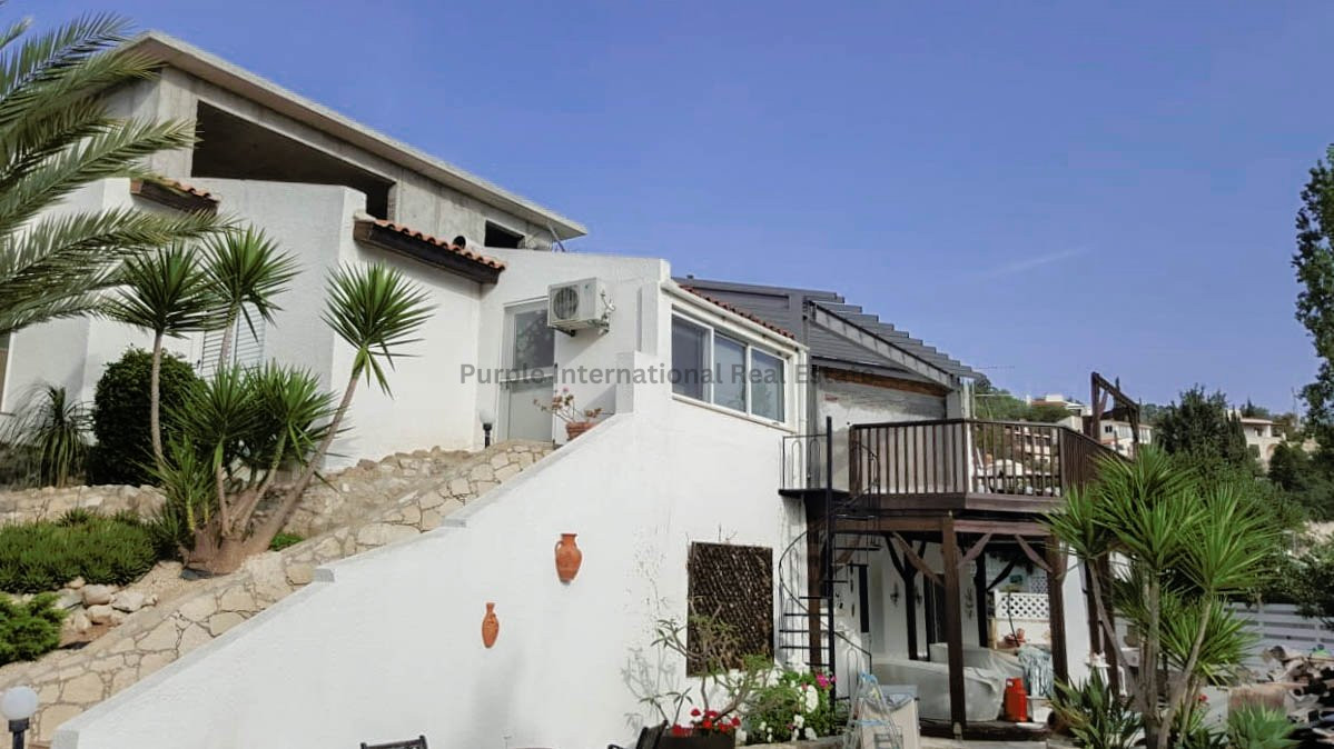 House in Tala - view 1