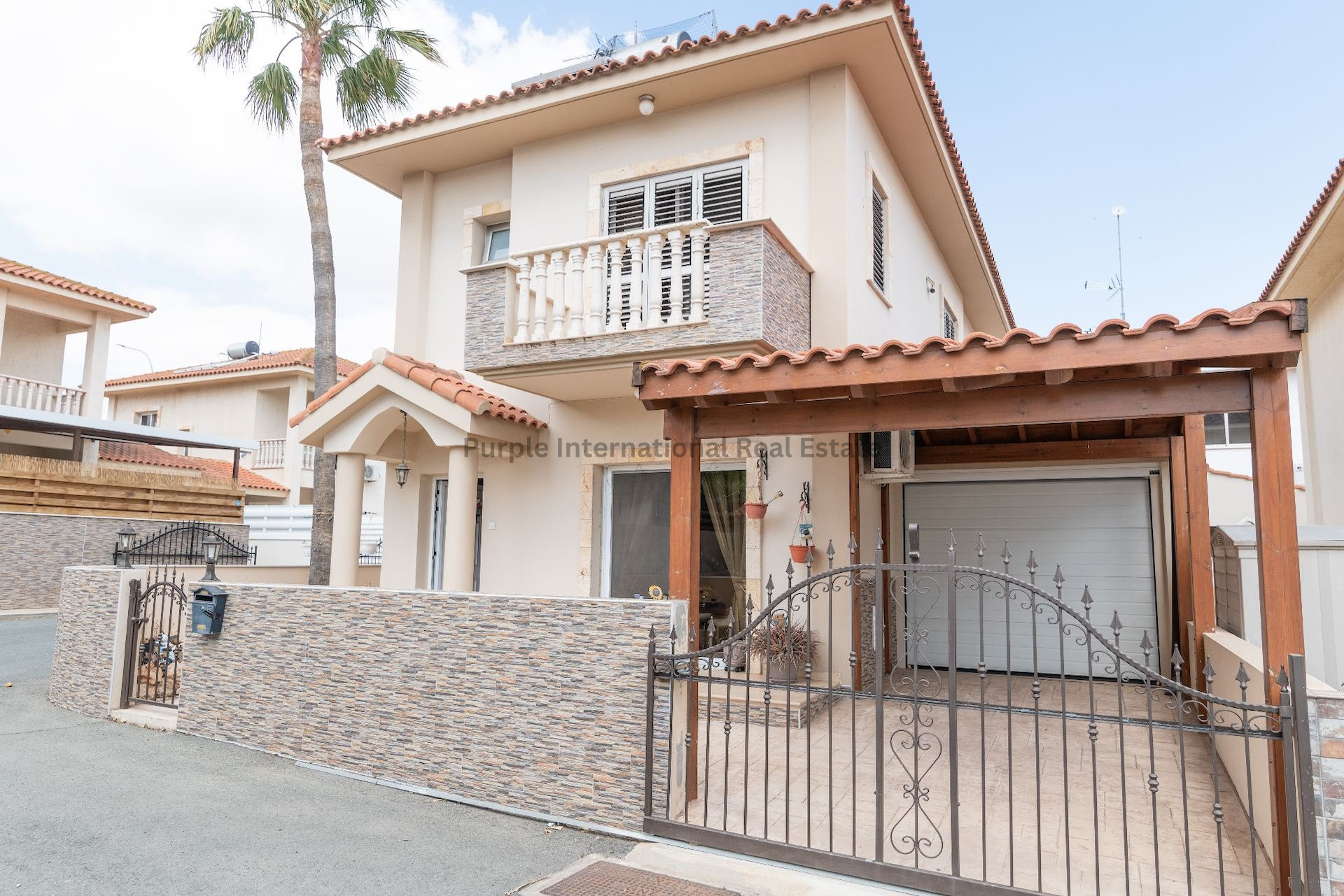 House in Frenaros - view 1