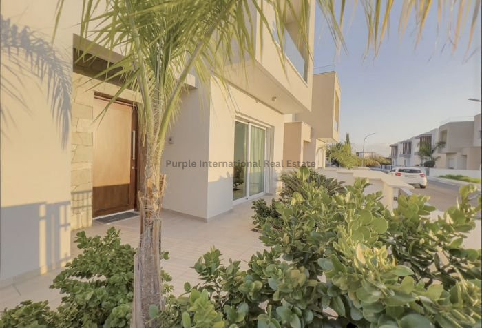 House in Konia - view 1
