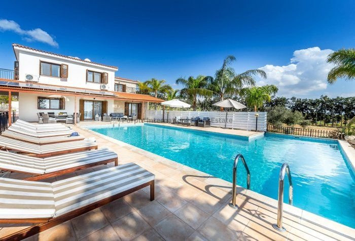 House in Pegeia - view 1