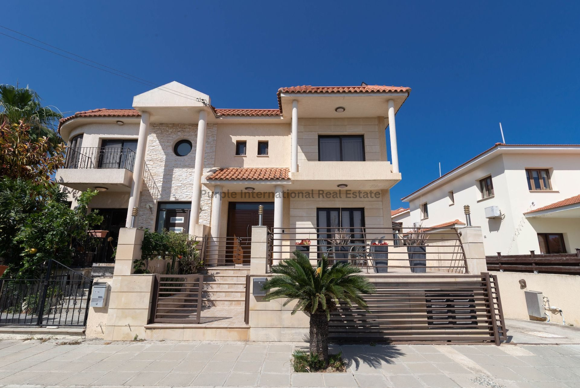 House in Kiti - view 1
