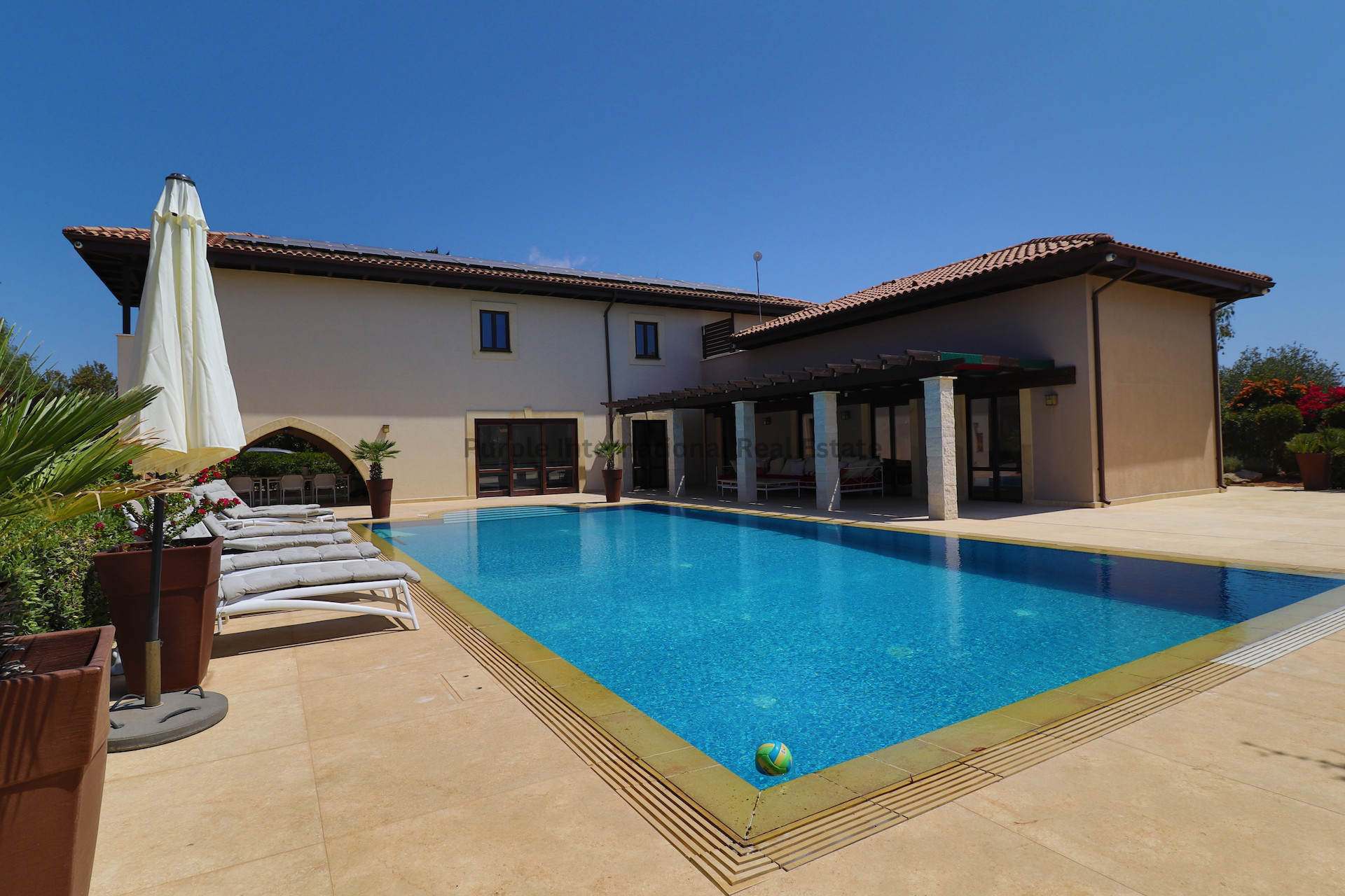 House in Kouklia - view 1