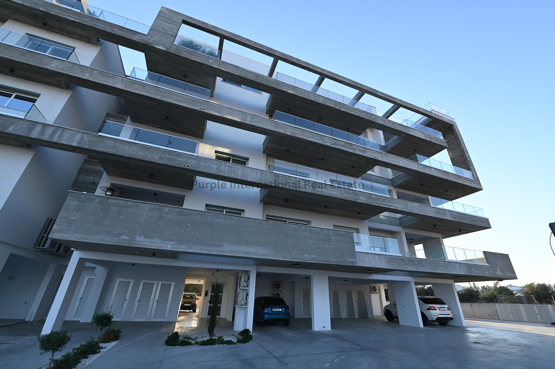 Apartment in Kato Polemidia - view 1