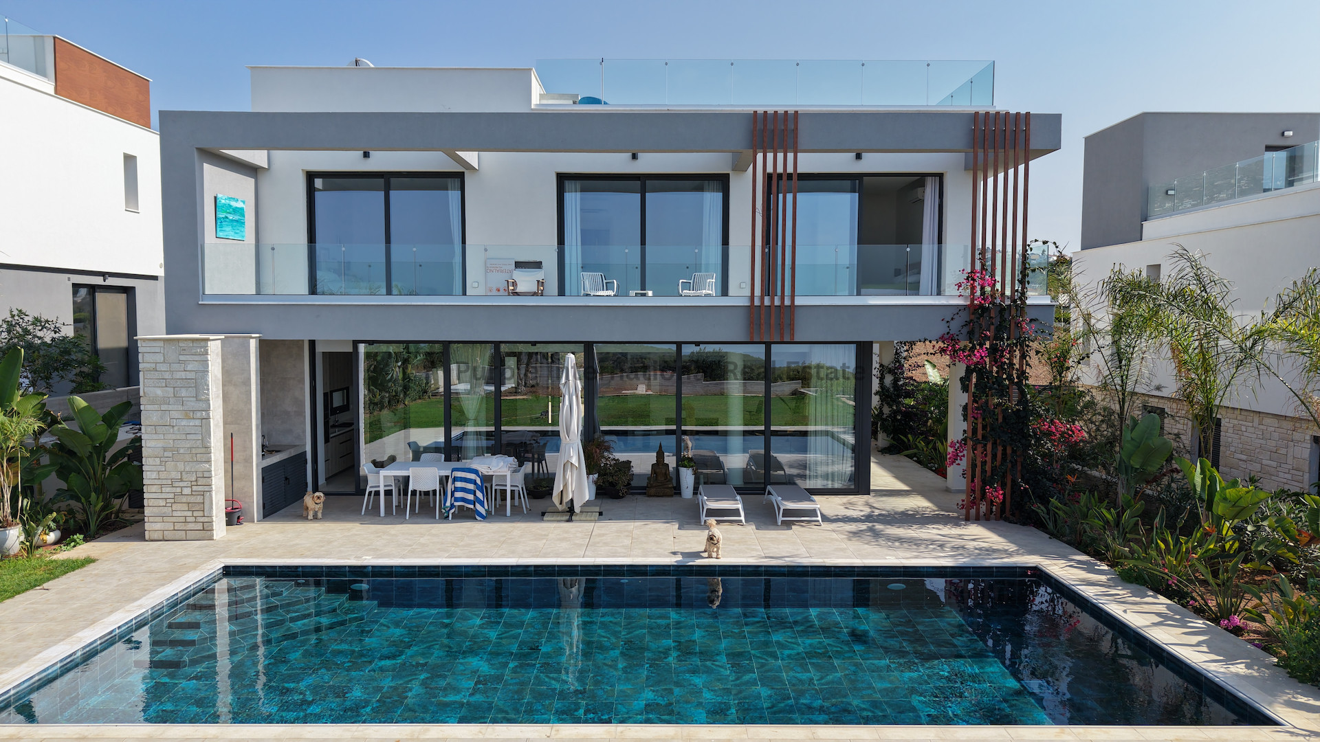 House in Tala - view 1