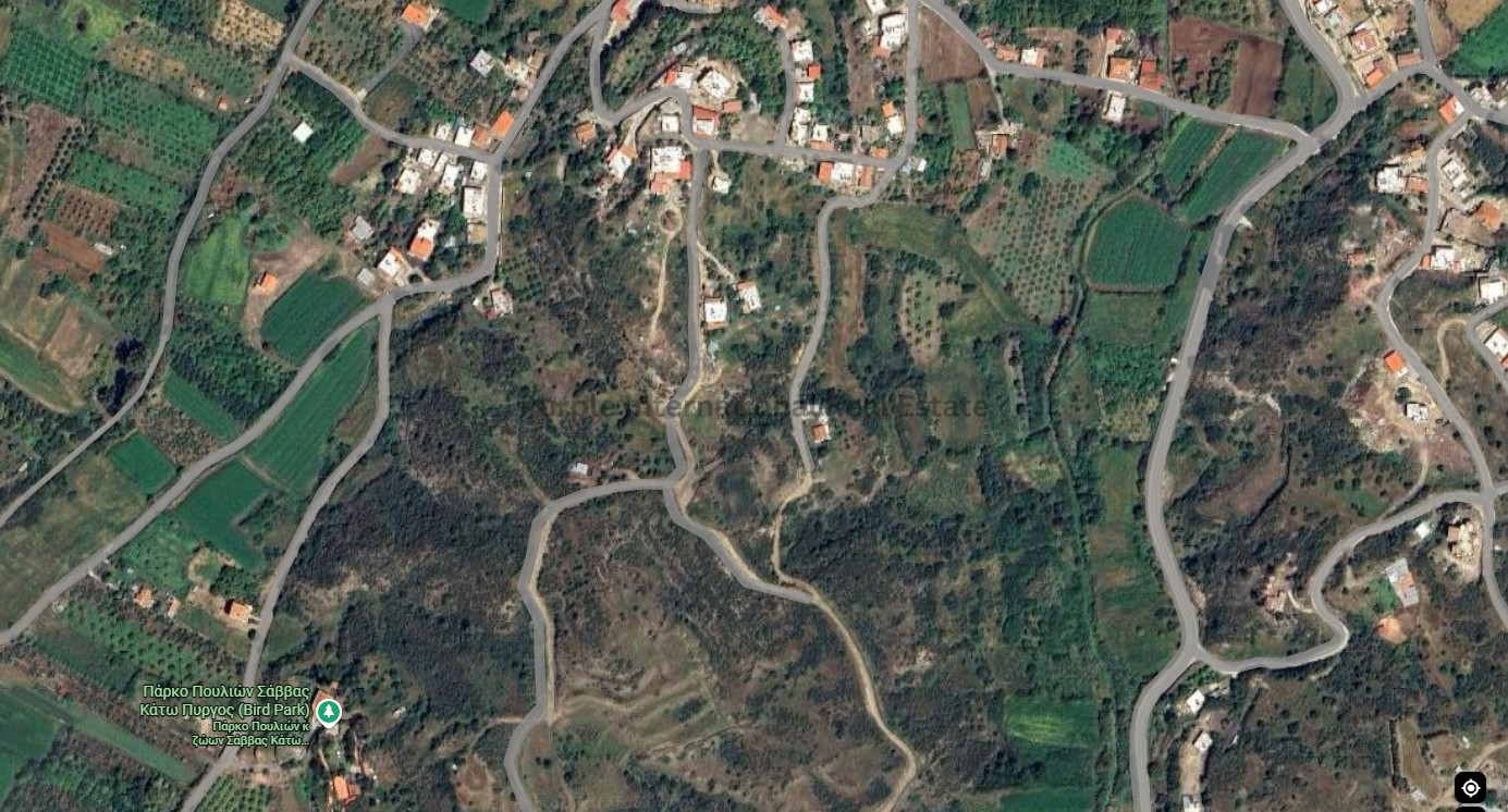 House in Kato Pyrgos - view 1