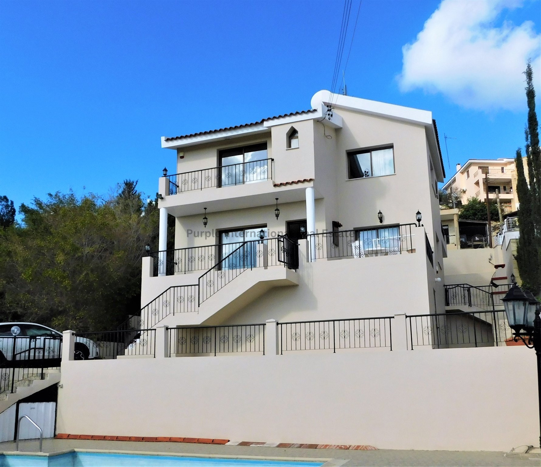 House in Geroskipou - view 1