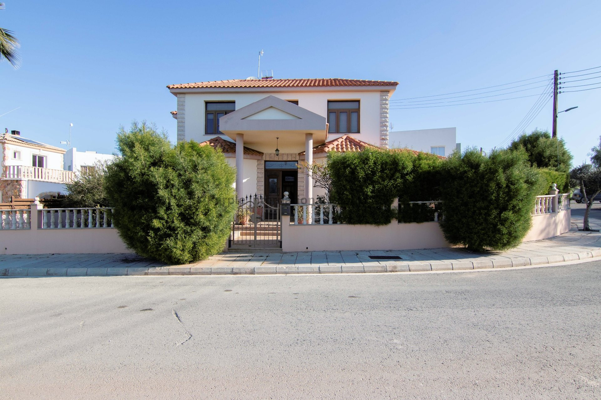 House in Frenaros - view 1