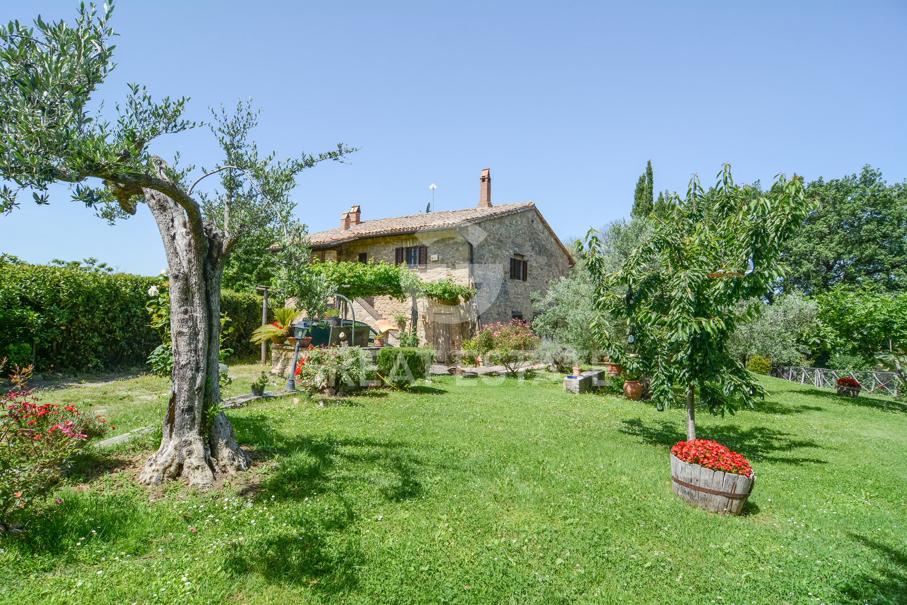 House in Collazzone - view 1