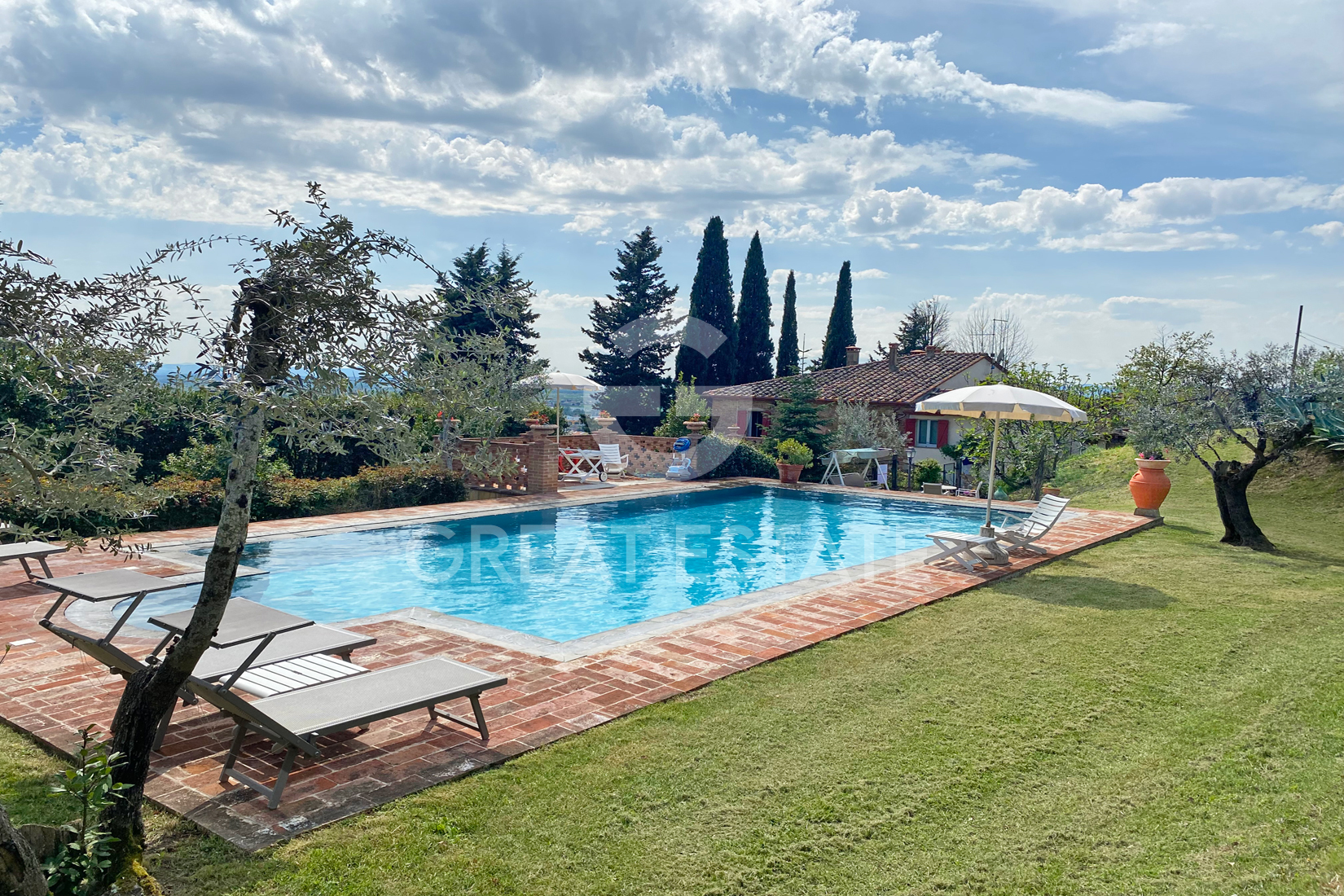 House in Castiglion Fiorentino - view 1