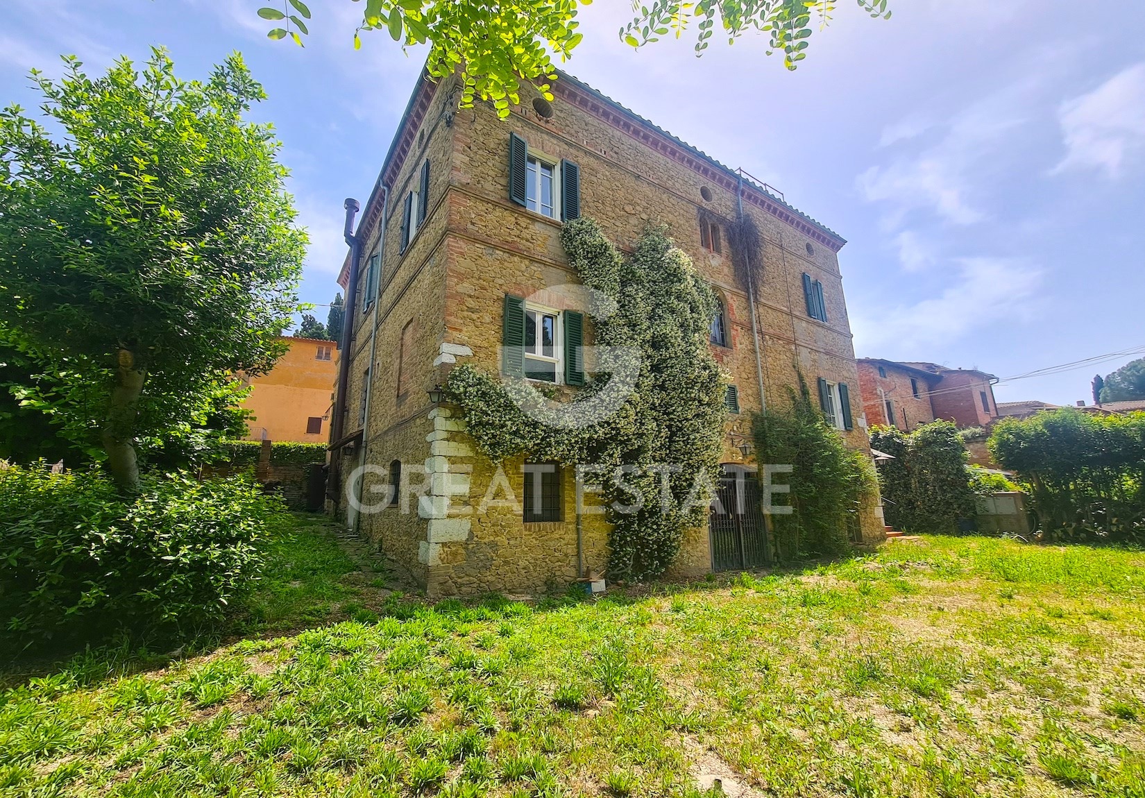 House in Marsciano - view 1