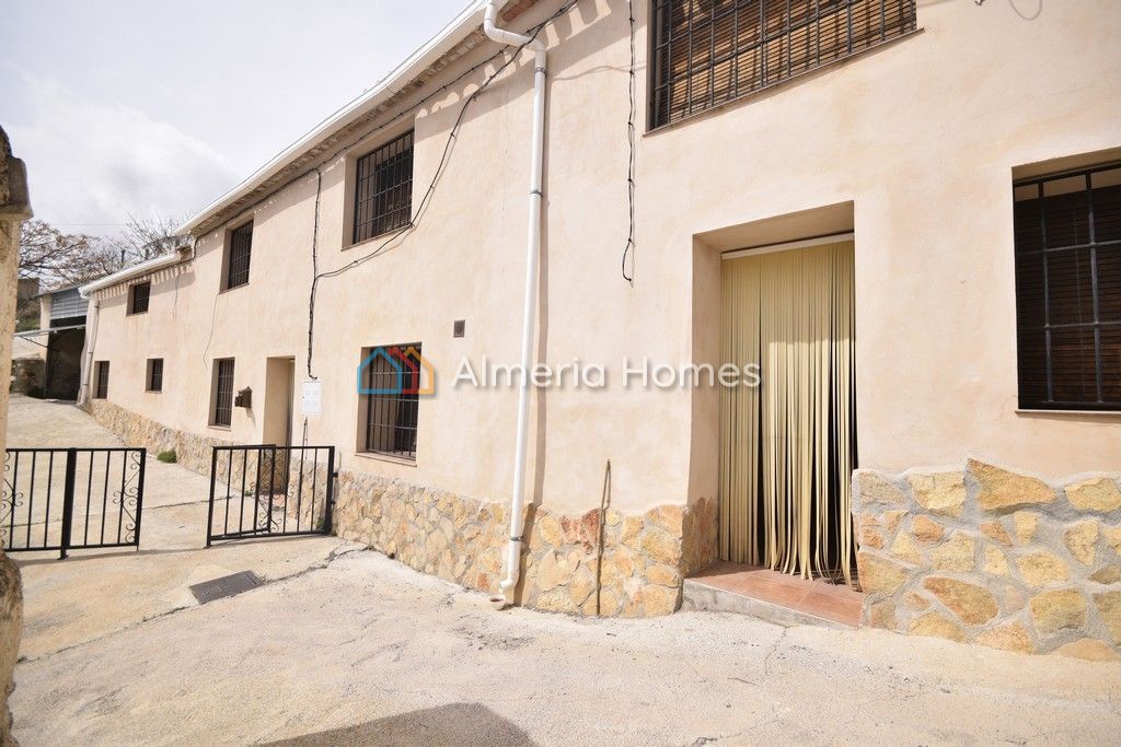 House in El Soriano - view 1