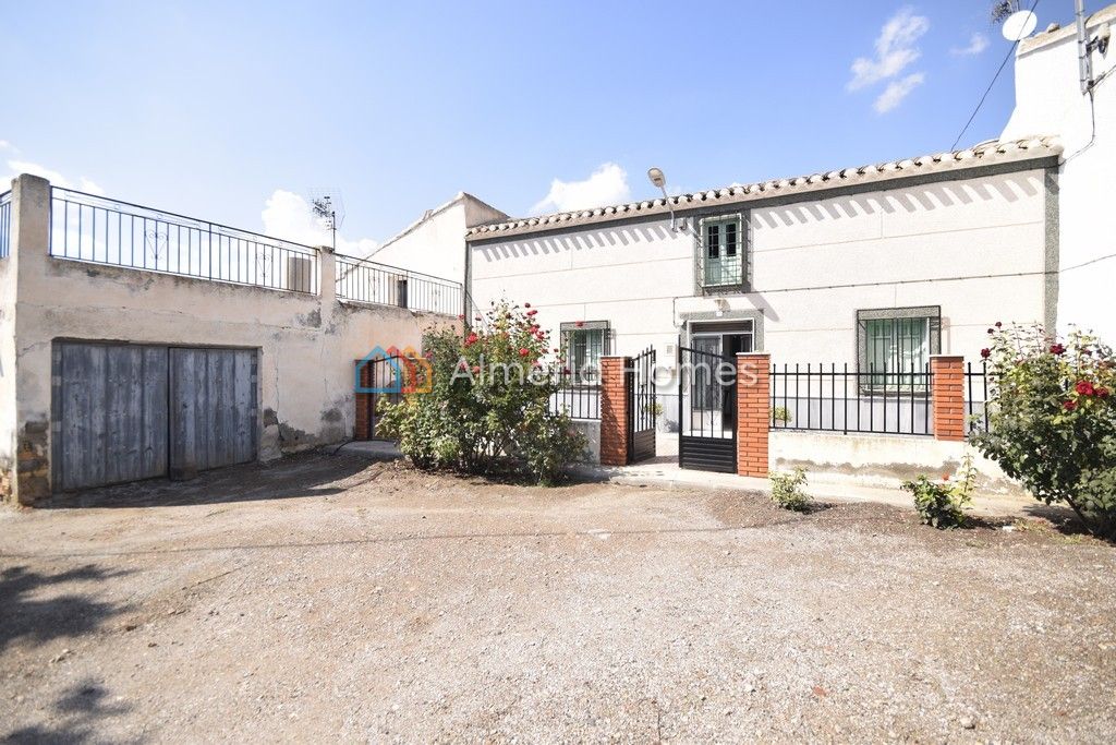 House in El Soriano - view 1