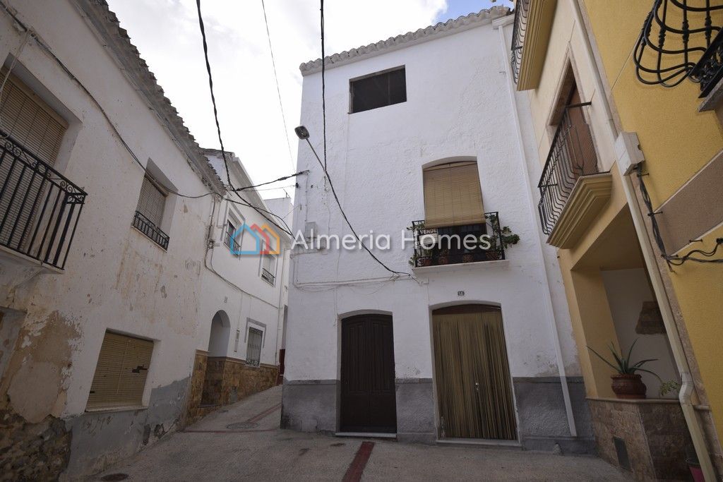 House in Estacion de Purchena - view 1