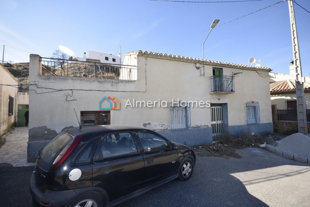 House in El Soriano - view 1