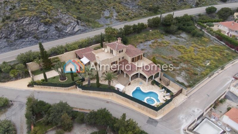Villa in Pulpi - view 1