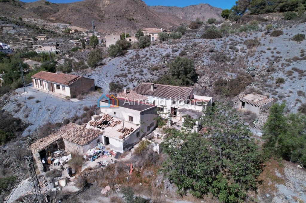 House in El Soriano - view 1