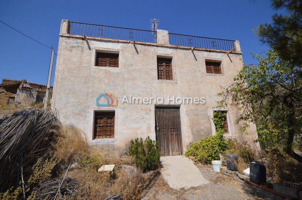 House in El Soriano - view 1