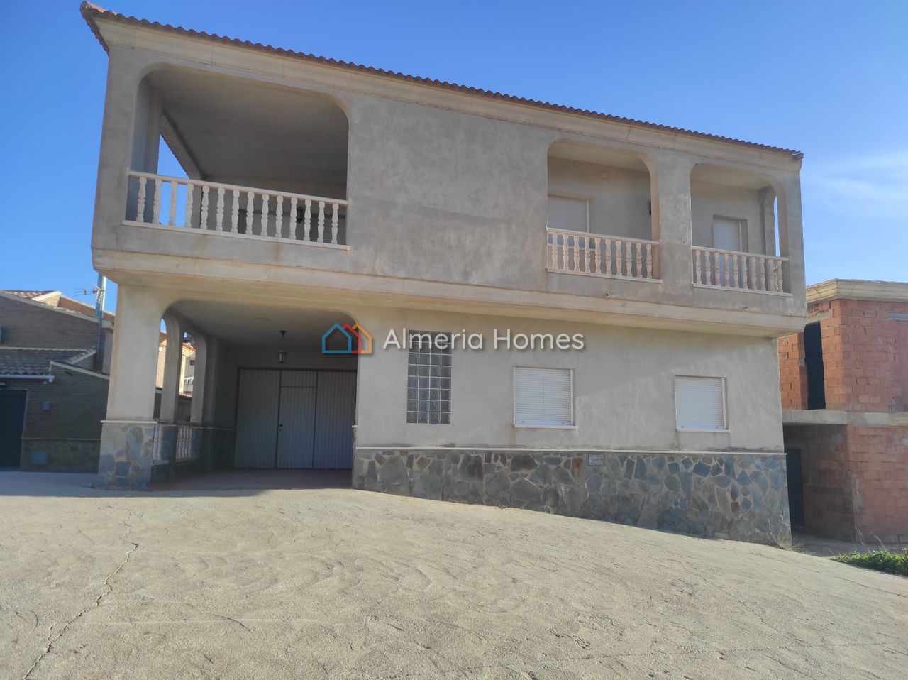 House in Sanlucar de Barrameda - view 1