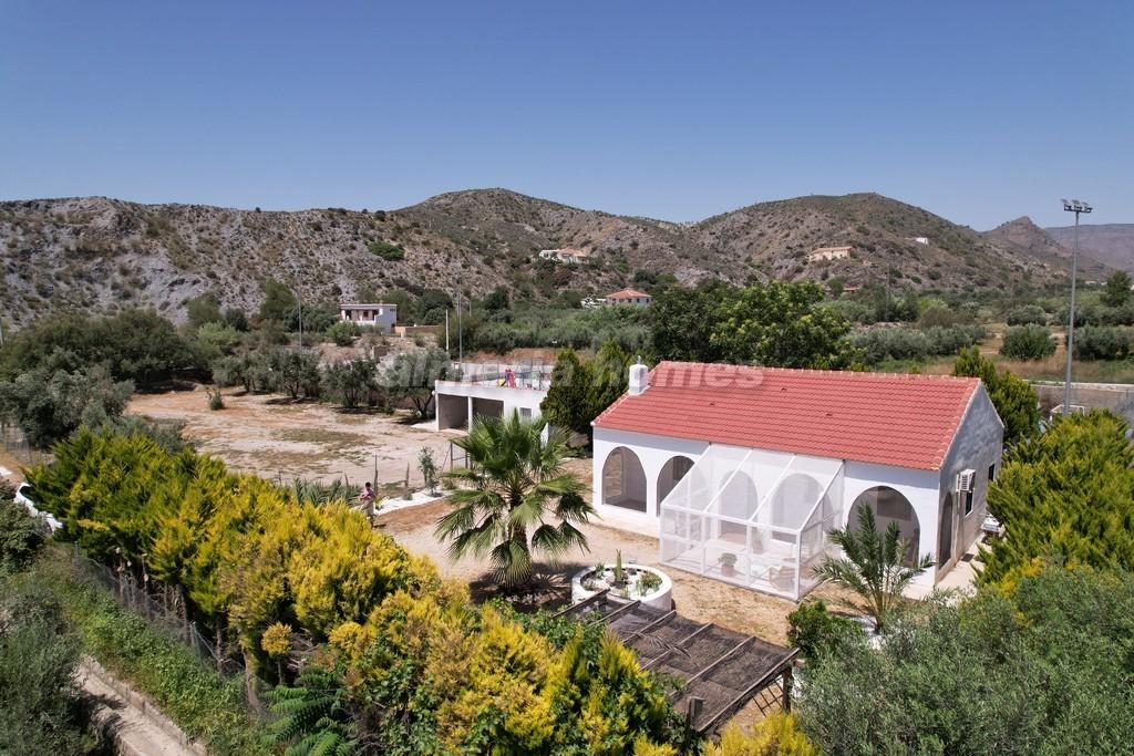 Villa in El Soriano - view 1