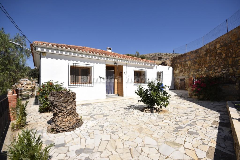 Villa in Almeria - view 1
