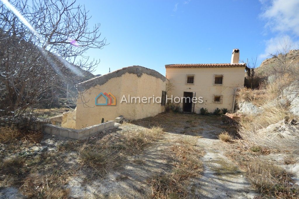 House in El Soriano - view 1