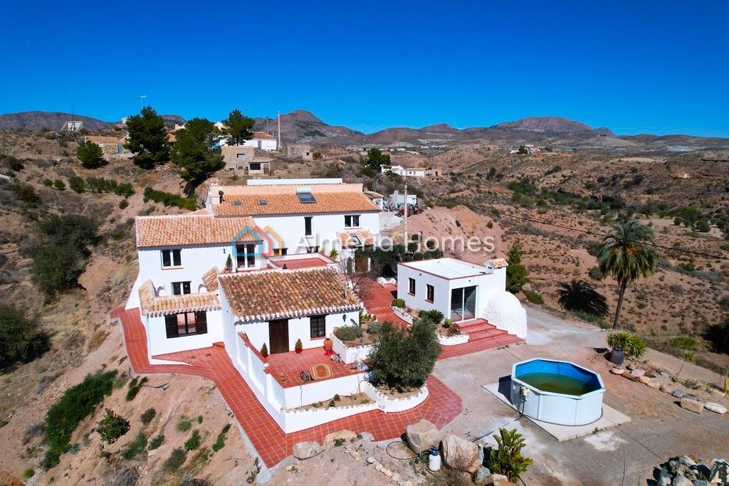 House in El Soriano - view 1