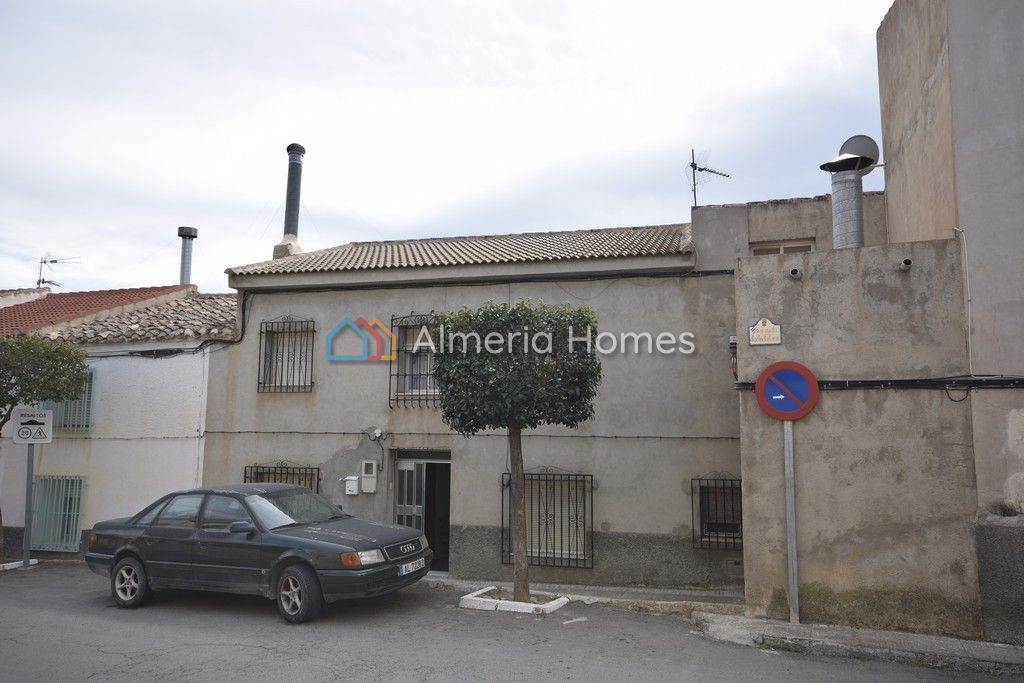 House in El Soriano - view 1