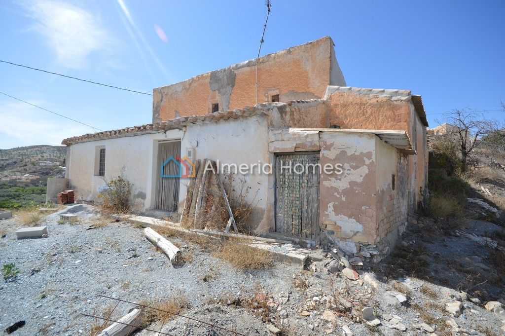 House in El Soriano - view 1
