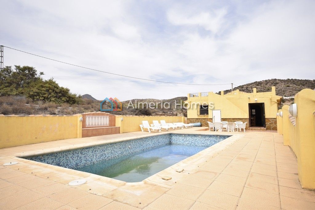 Villa in Oria - view 1