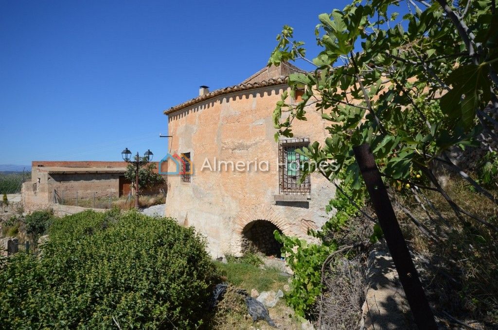 House in El Soriano - view 1