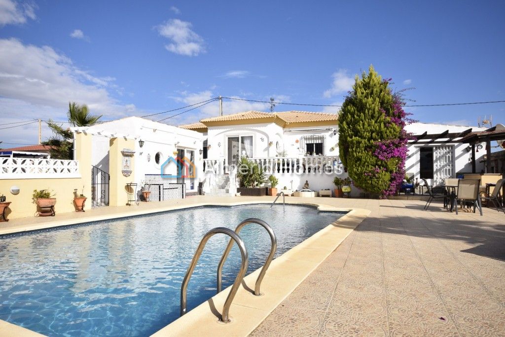 Villa in Almeria - view 1