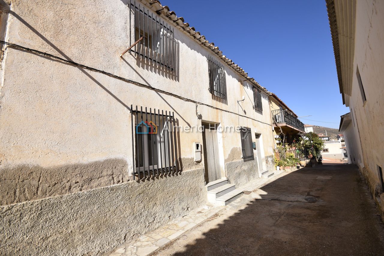 House in El Soriano - view 1