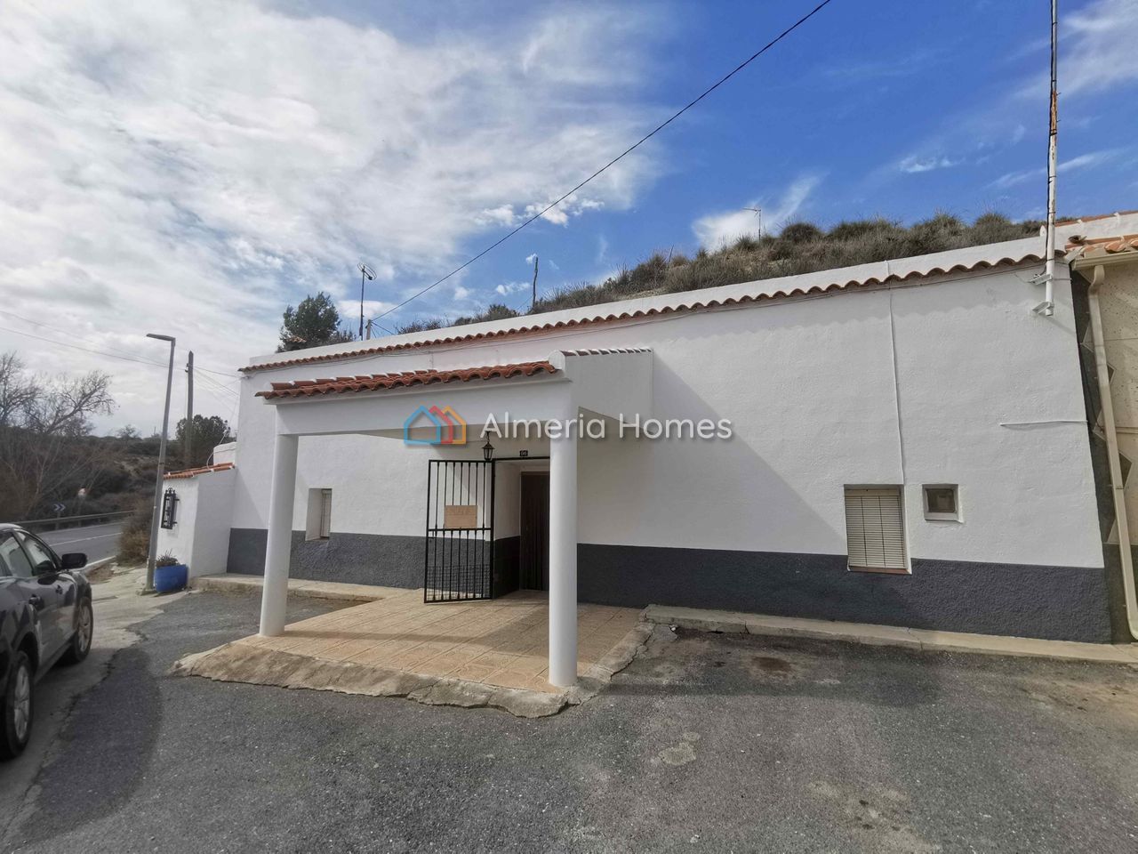 House in Granada - view 1