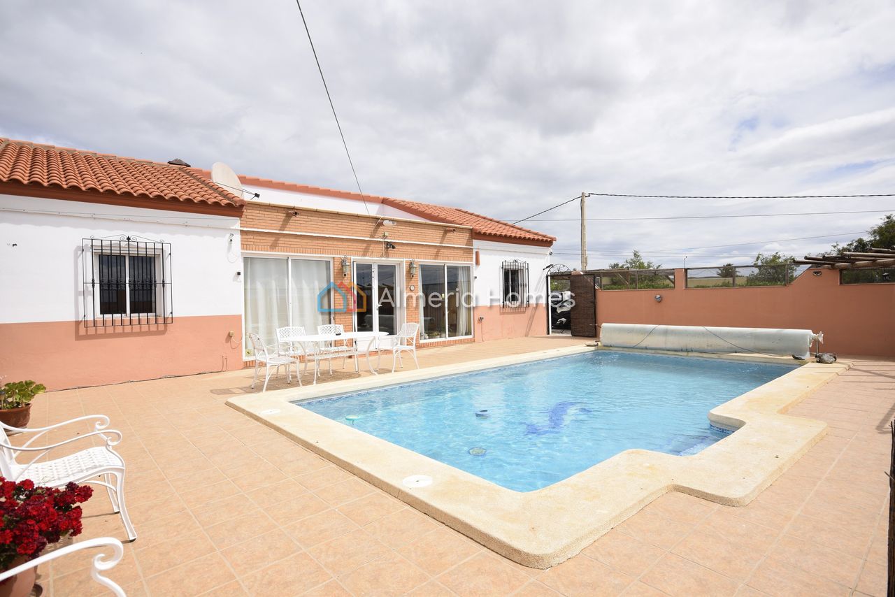 Villa in Almeria - view 1