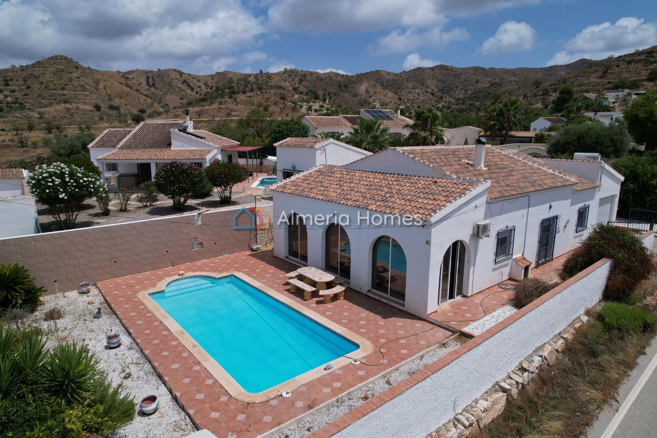 Villa in Arroyo Albanchez - view 1
