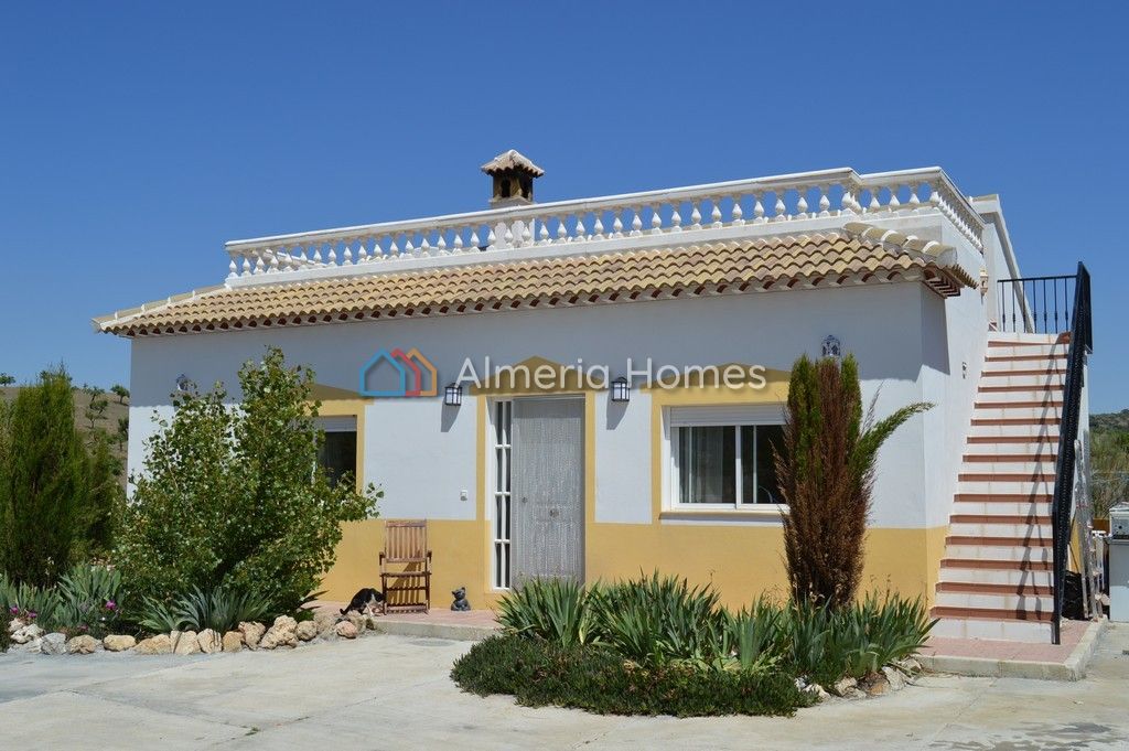 Villa in El Soriano - view 1