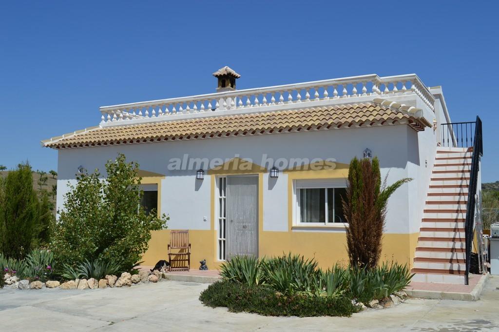 Villa in El Soriano - view 1