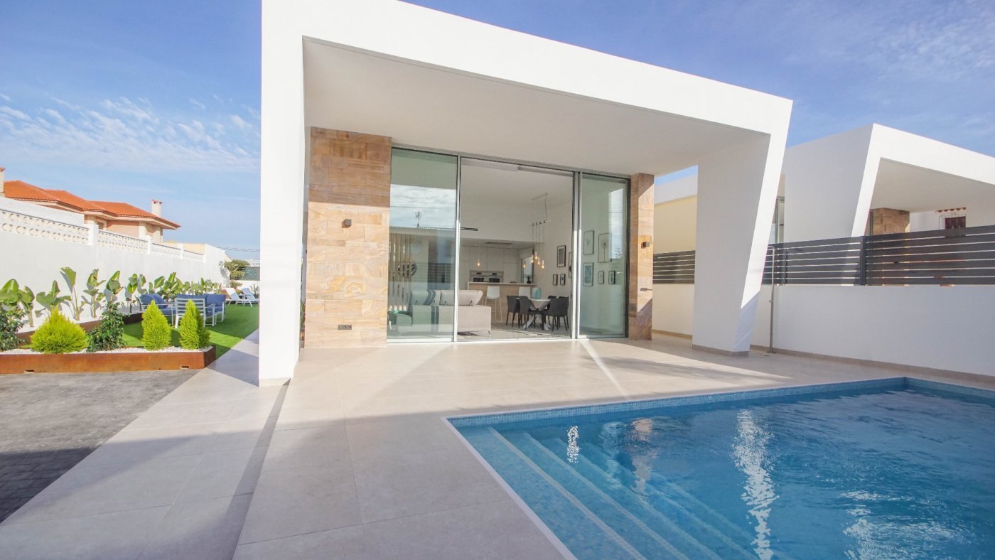 Villa in Torrevieja - view 1